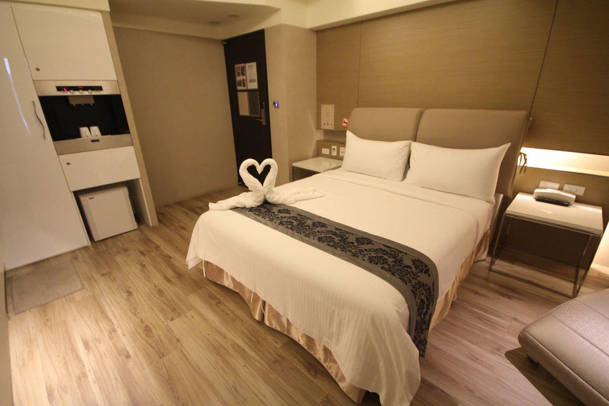 Open Room Hotel Tansuj Kültér fotó
